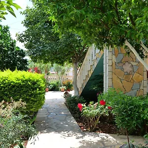 Garden Dhesara Apartmán