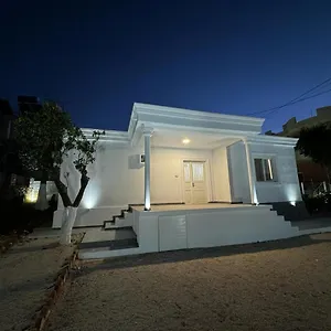 Villa Ademi, Ksamil